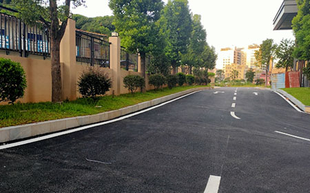 鳳崗5棟大型花園小區(qū)-壹號(hào)公館 雙層地下停車場