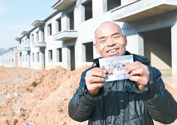 爭(zhēng)取讓村民全部安心住進(jìn)回遷房